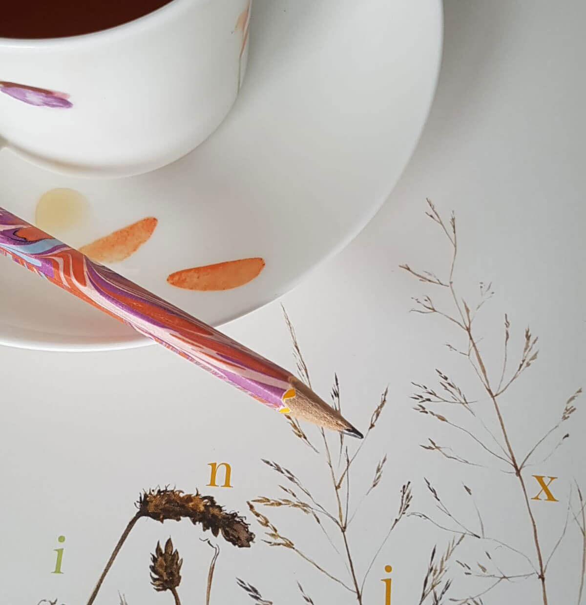 Tasse mit Buchstaben