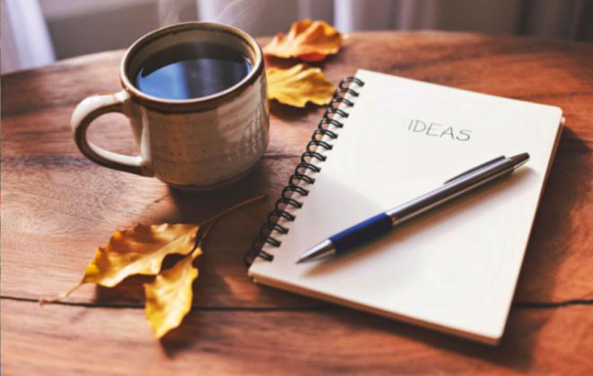 Buch mit Stift und Ideen